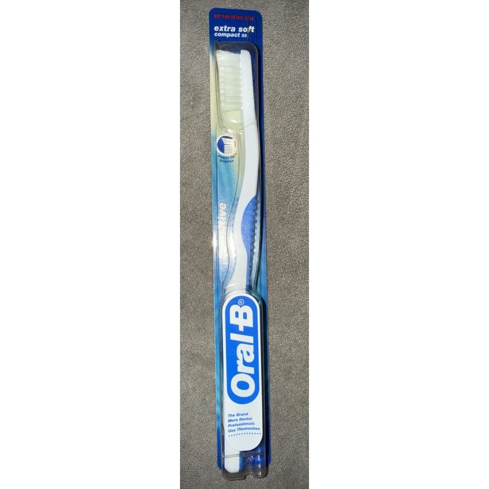 Vintage 2002 Oral B Sensitive Toothbrush Compact 35 Extra Soft